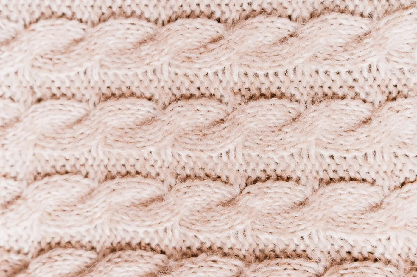Soft cream texture in warm neutral tones, calming skin-barrier mood.